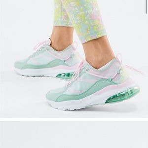 Fabletics Performance Sneaker